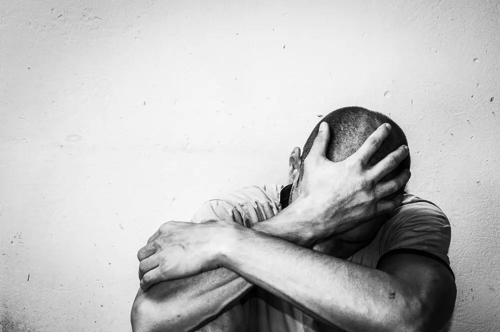 رابطه بین عزت نفس و خودکشی: چگونه می‌توانیم از بروز خودکشی جلوگیری کنیم؟ - بخش دوم
